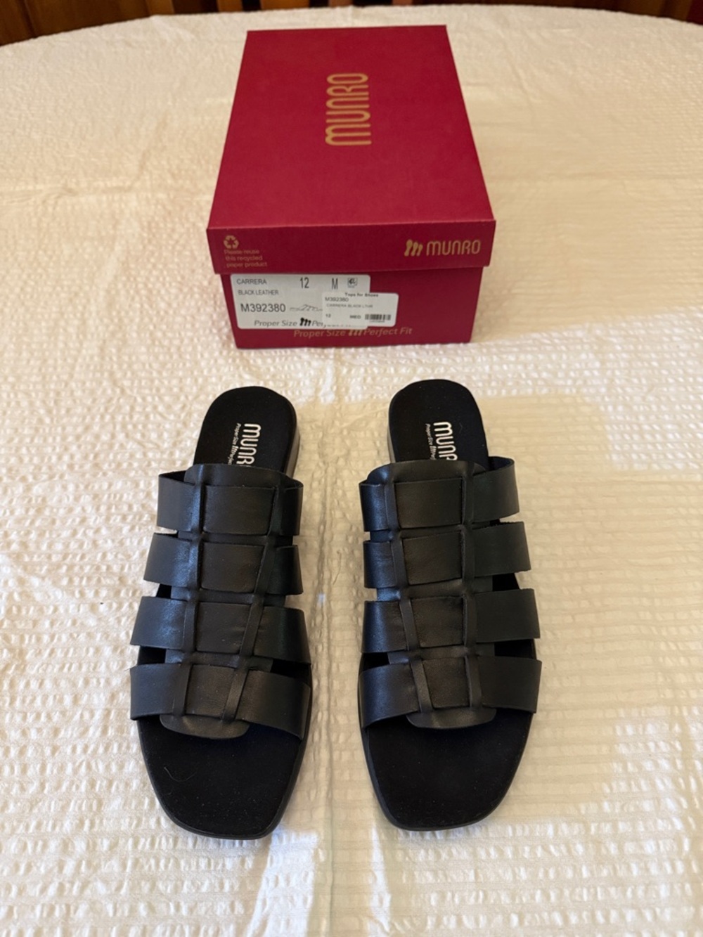 Munro Black Leather Carrera Woven Strap Slide Sandals 12M - worn once!